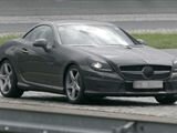 Ein Winter darf noch ins Land ziehen, dann schickt sich die dritte Generation des Mercedes SLK an, ...